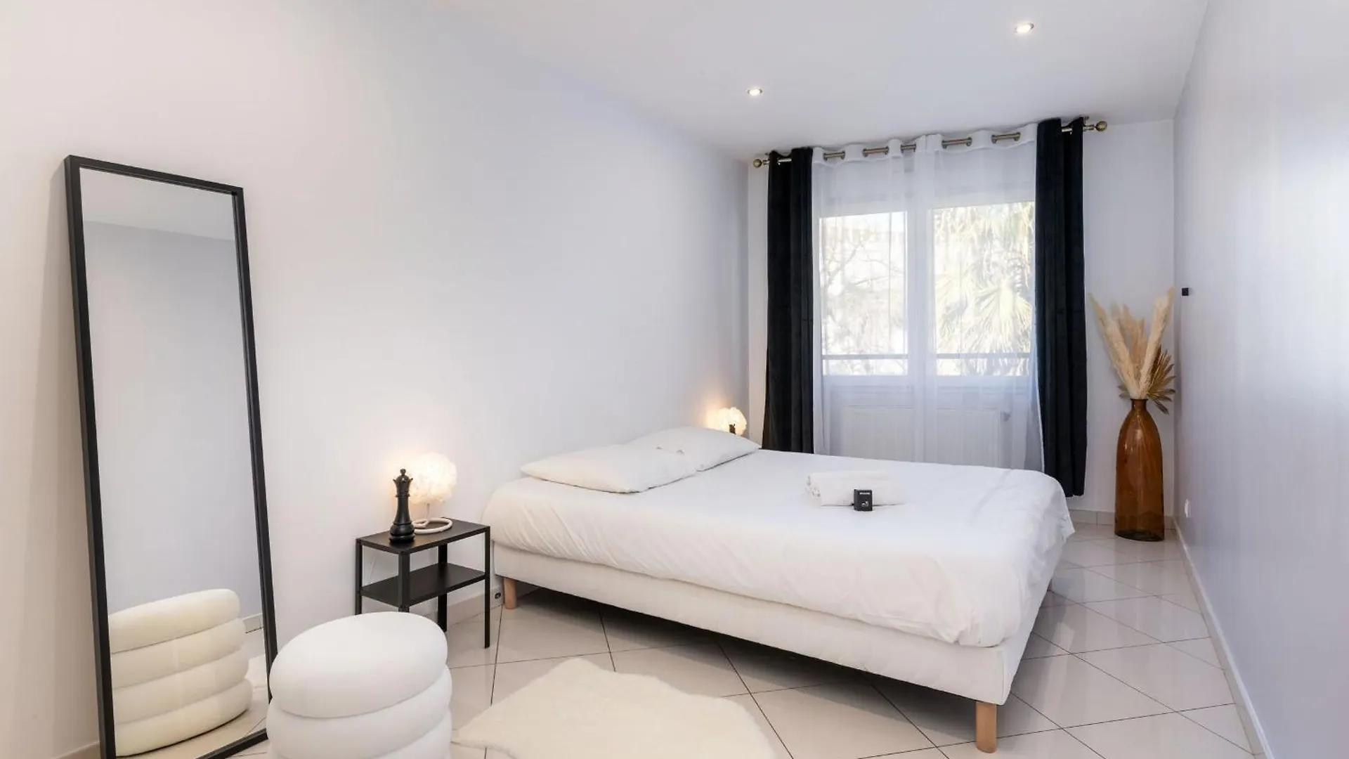 Maison Frappaz - 4 Bedrooms With Garden Villeurbanne 0*,